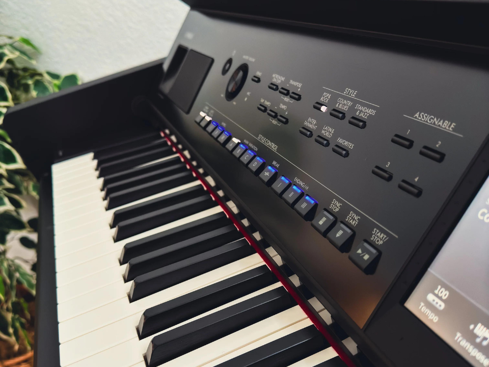 Yamaha CVP-909 B - Góc nhìn thực tế 6